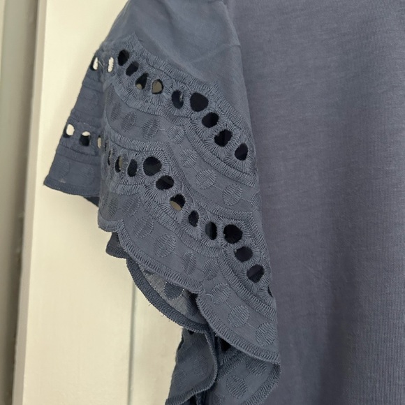 NWT C& C Blue Eyelet Sleeve Women's Top. Size large - Picture 3 of 5